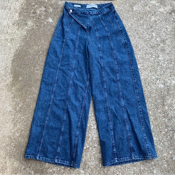 Social Tourist Hollister | Ultra High Rise Baggy Boho 70s Wide Leg Jeans - Picture 11 of 12